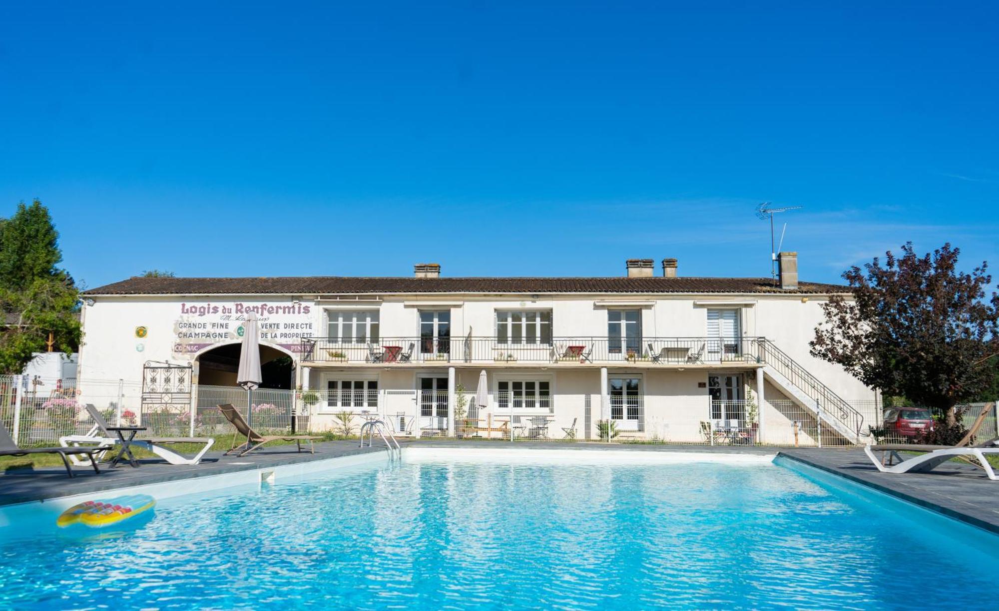 Logis Du Renfermis Apartment Saint-Meme-les-Carrieres Exterior photo